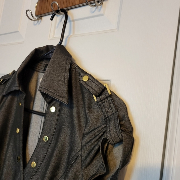 Cache Contour size 2 black faux wrap dress with gold button and removable belt - Picture 5 of 11